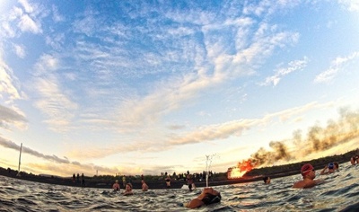 Jónsmessuganga sjósund - mynd Ásgeir Sæmundsson