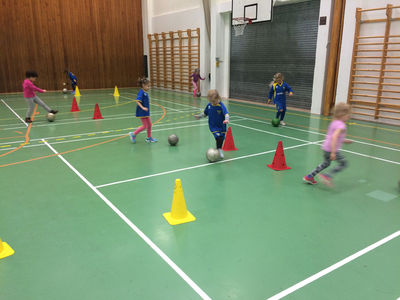 Leikskólabörn heimsækir Íþróttafélagið Gróttu