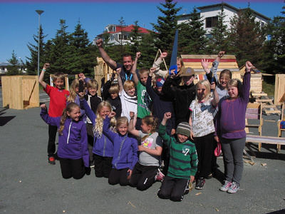 Börn á smíðavellinum Börn á smíðavellinum