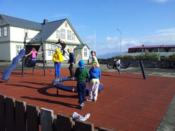 Leiktæki við Mýrarhúsaskóla