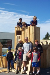 Börn á smíðavelli