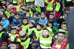 Leikskólabörn á Eiðistorgi