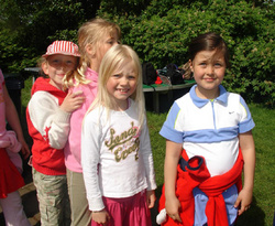 Börn á leikjanámskeiði