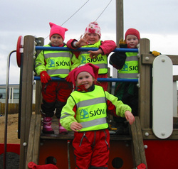 Börn í Mánabrekku