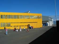 Mýrarhúsaskóli Börn að leik við Mýrarhúsaskóla