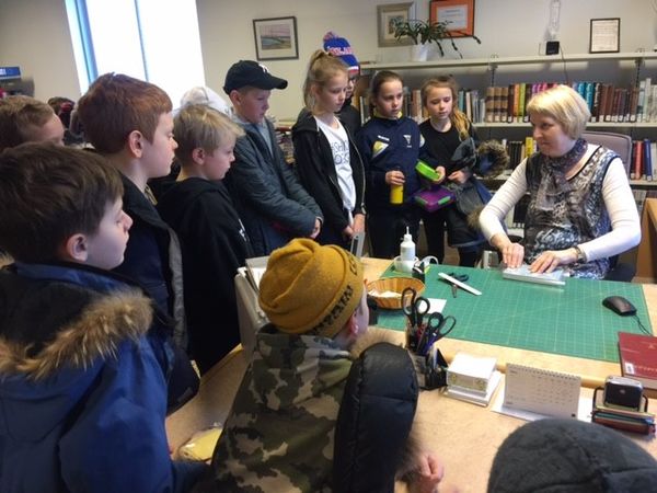 Heimsókn grunnskólabarna í Bókasafn Seltjarnarnes Heimsókn grunnskólabarna í Bókasafn Seltjarnarnes