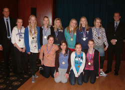 Íþróttamenn 2008 - Íslandsmeistarar 5. flokks Aliða ásamt Jónmundi Guðmarssyni og Lárusi B Lárussyni