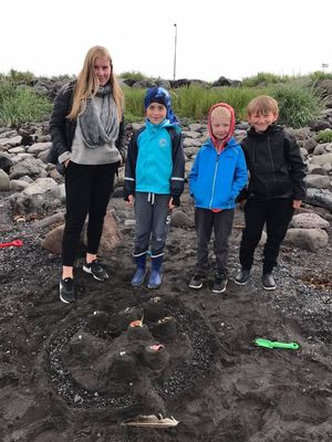 Börn á leikjanámskeiði Börn á leikjanámskeiði