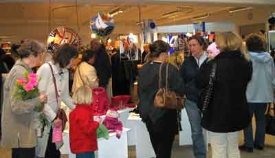 Frá handverkssýningu eldri borgara