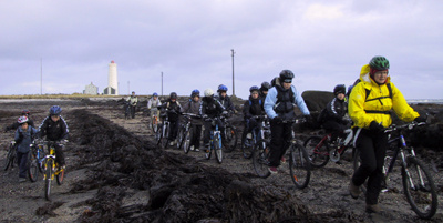 6. bekkur Smáraskóla ásamt Hrafnhildi Sigurðardóttur