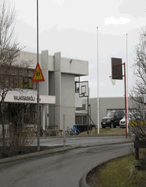 Umferð við Valhúsaskóla