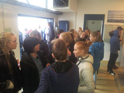 10. bekk Valhúsaskóla skoðar Hitaveitu Seltjarnarness