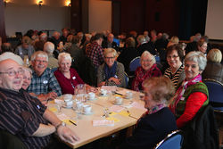 Kaffi með öldruðum