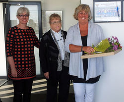 Umhverfisviðurkenning 2014 - Ásgerður Halldórsdóttir, Helga Kristín Gunnarsdóttir og Margrét Pálsdóttir Umhverfisviðurkenning 2014 - Ásgerður Halldórsdóttir, Helga Kristín Gunnarsdóttir og Margrét Pálsdóttir