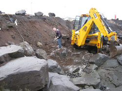 Vinna við smábátahöfn