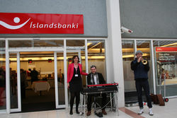 Jasstónlist í flutningi Ara Braga Kárasonar og Eyþórs Gunnarssonar í boði Íslandsbanka