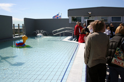 Við opnun sundlaugar - Busllaug fyrir krakkana