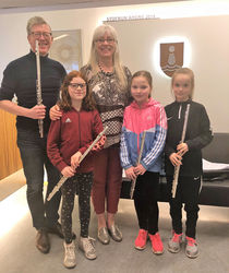 Jón Guðmundsson, Ásgerður Halldórsdóttir ásamt nemendum Tónlistaskóla Seltjarnarness