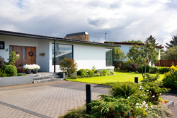 Umhverfisviðurkenning 2009 - Vallarbraut 18 (c) 2009 Gunnar Sverrisson