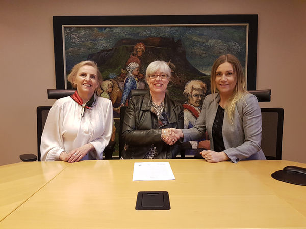 Soffía Karlsdóttir, Ásgerður Halldórsdóttir og Inga Rut Jónsdóttir Soffía Karlsdóttir, Ásgerður Halldórsdóttir og Inga Rut Jónsdótti