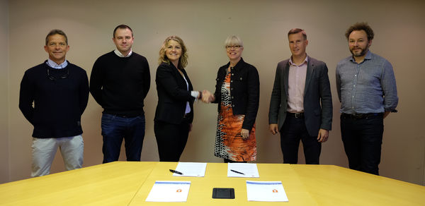 Haukur Geirmundsson, Kári garðarsson, Elín Smáradóttir, Ásgerður Halldórsdóttir, Magnús Örn Gumundsson og Baldur Pálsson Haukur Geirmundsson, Kári garðarsson, Elín Smáradóttir, Ásgerður Halldórsdóttir, Magnús Örn Gumundsson og Baldur Pálsson