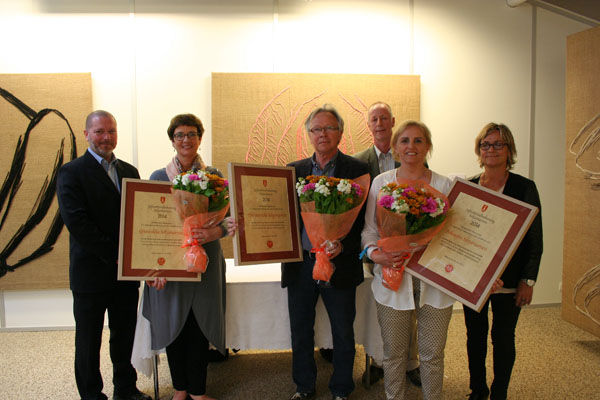 Ragnar J'onsson, Ólína Thoroddsen, Gylfi Gunnarsson, Snorri Aðalsteinsson, Soffía Karlsdóttir og Guðrún Vilhjálmsdóttir Ragnar J'onsson, Ólína Thoroddsen, Gylfi Gunnarsson, Snorri Aðalsteinsson, Soffía Karlsdóttir og Guðrún Vilhjálmsdóttir