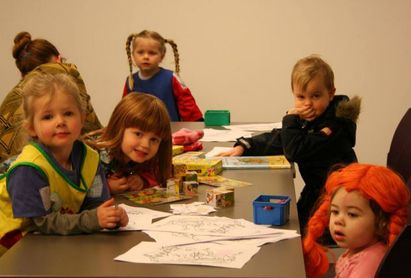 Línustund í bókasafni Línustund í bókasafni