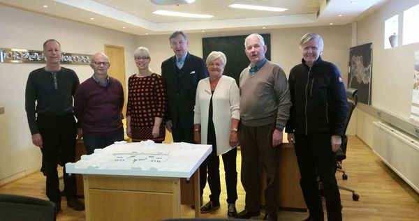 Snorri Aðalsteinsson, Stefán Bergmann, Ásgerður Halldórsdóttir, Ólafur Egilsson formaður ráðsins, Þóra Einarsdóttir, Birgir Vigfússon og Magnús Oddsson. Snorri Aðalsteinsson, Stefán Bergmann, Ásgerður Halldórsdóttir, Ólafur Egilsson formaður ráðsins, Þóra Einarsdóttir, Birgir Vigfússon og Magnús Oddsson.