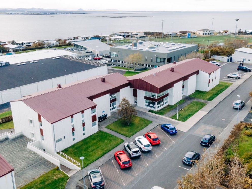 Íbúðakjarni eldri bæjarbúa að Skólabraut 3-5