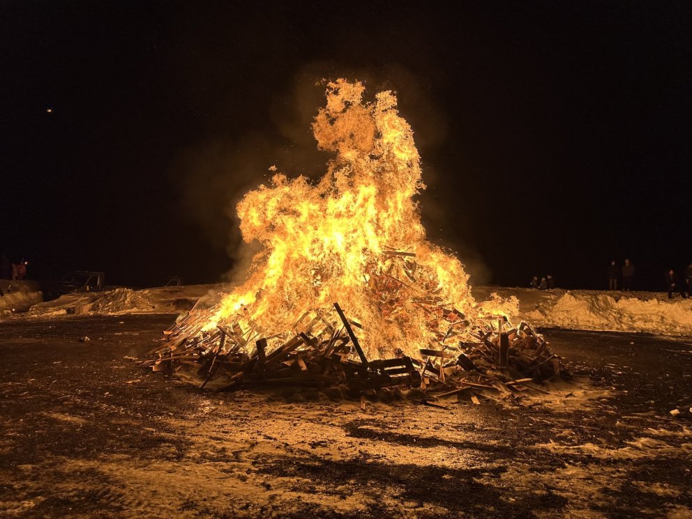 Áramótabrenna á Valhúsahæð kl. 20:30