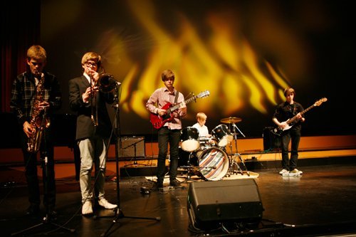 Fönksveinarnir og Ari Bragi Kárason