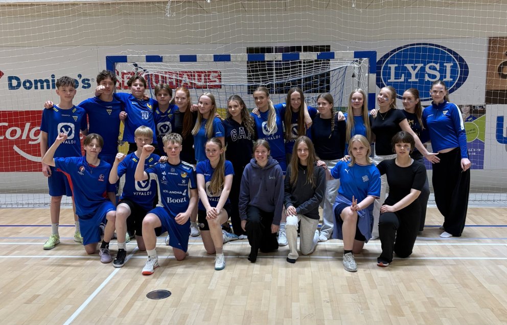 Badminton mót á vordegi