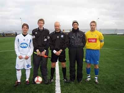 Fyrsti leikurinn á nýjum gervigrasvelli