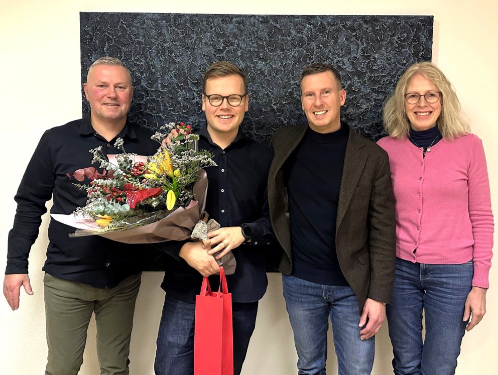 Þór bæjarstjóri, Guðmundur Ari fráfarandi bæjarfulltrúi, Magnús Örn forseti bæjarstjórnar og Svana H…