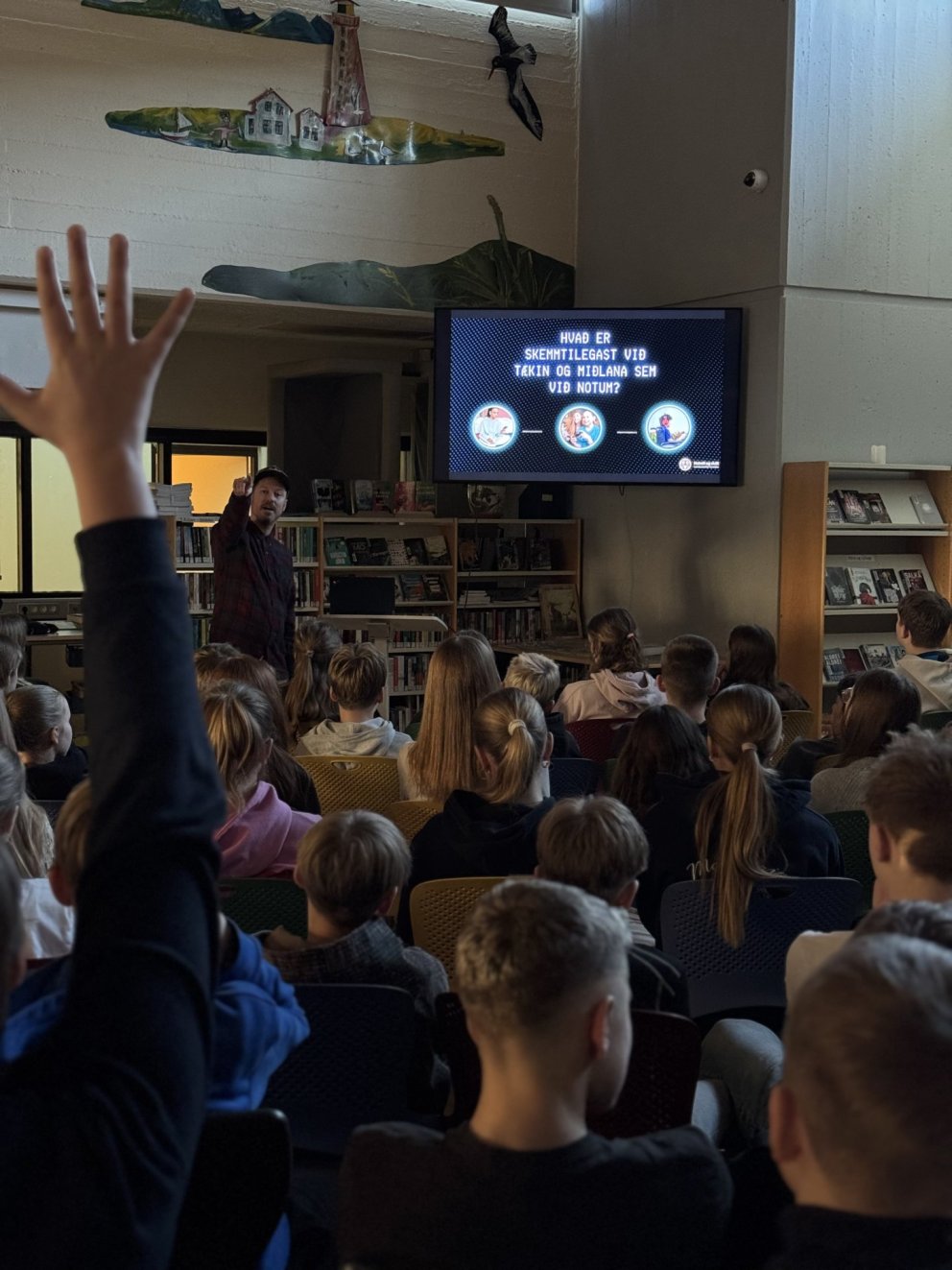 Jafningjafræðsla og fræðsla um örugga netnotkun í 8.bekk