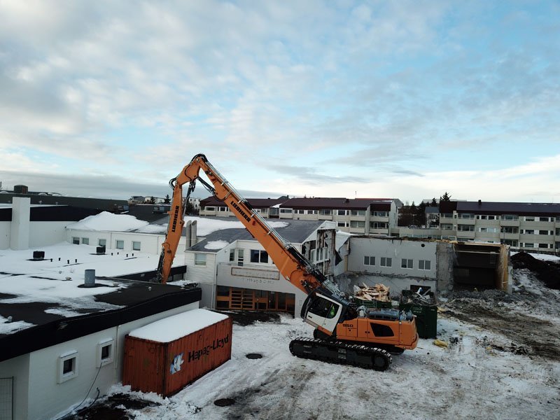 Framkvæmdir við íþróttamiðstöð komnar á fullt