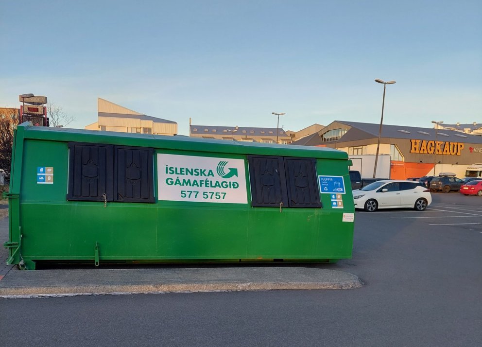 Móttökustöð fyrir pappa og pappír á Eiðistorgi