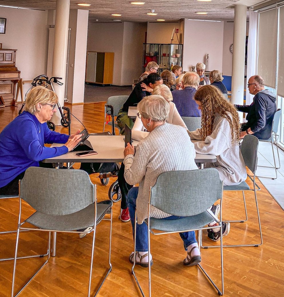 Félags- og tómstundastarf eldri bæjarbúa