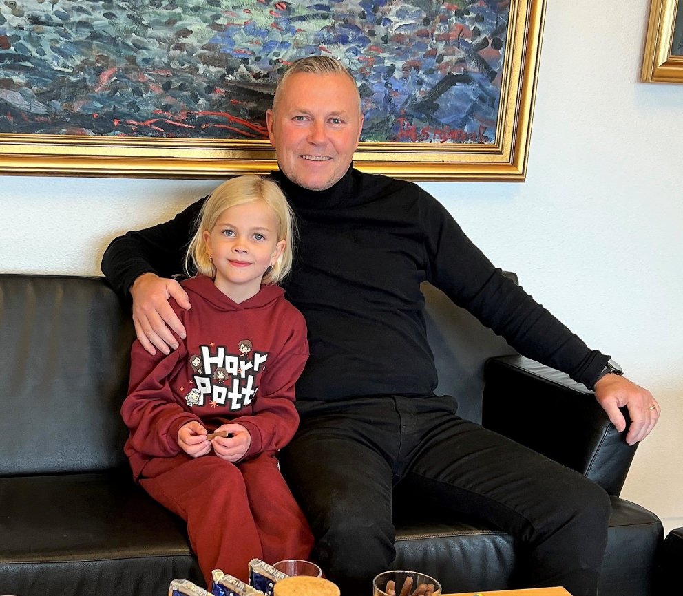 Fundað með bæjarstjóra um leiktæki á skólalóðina