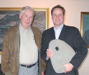 Bæjarstjóranum færður stjóri.