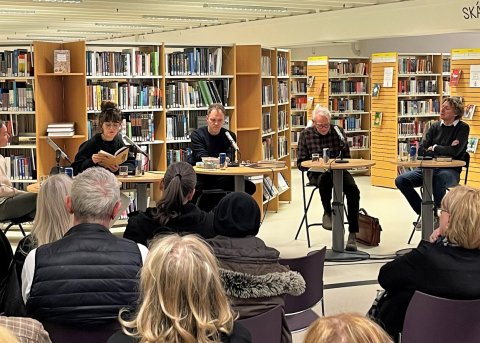 Frá rithöfundakvöldinu