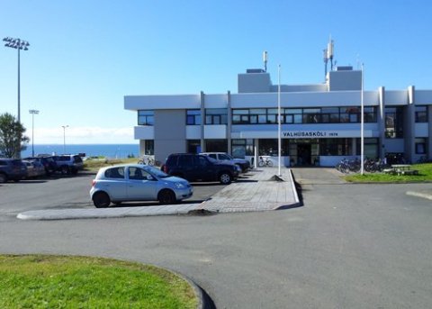 Valhúsaskóli endurnýjaður