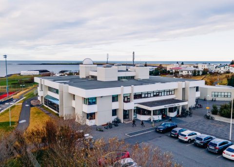 Grunnskóli Seltjarnarness verður að tveimur sjálfstæðum skólum og nýr skólastjóri ráðinn að Valhúsas…