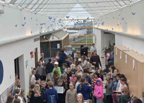 Það var mikið um að vera þegar Fjölgreindarleikar Mýrarhúsaskóla voru settir.