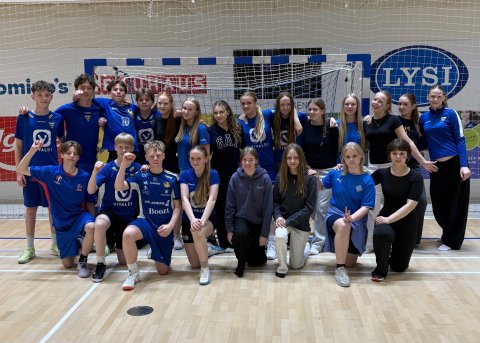 Badminton mót á vordegi