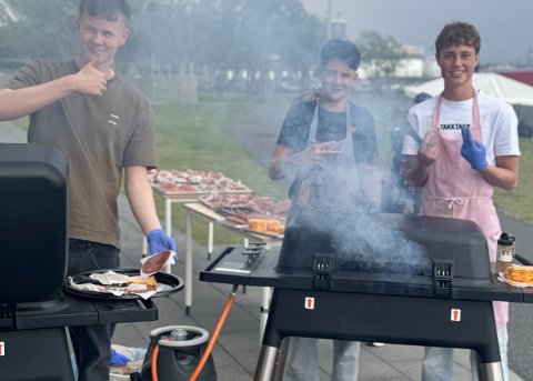 Fjölmenni á opnu húsi og fjáröflunardegi í Valhúsaskóla