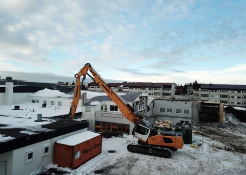 Framkvæmdir við íþróttamiðstöð komnar á fullt