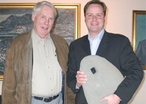 Bæjarstjóranum færður stjóri.